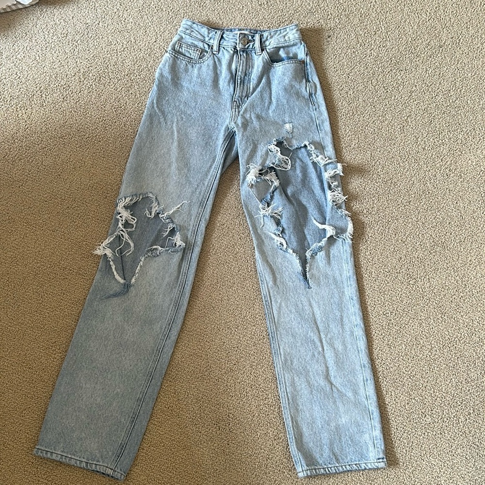 High waisted ripped jeans